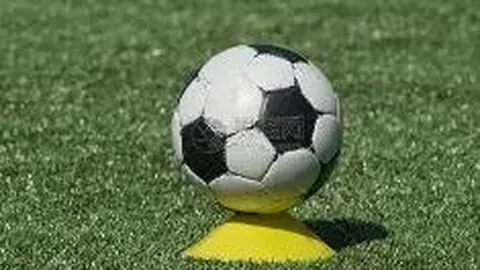 萧亚轩确认与黄皓分手：赴加拿大处理事务，否认分手传闻