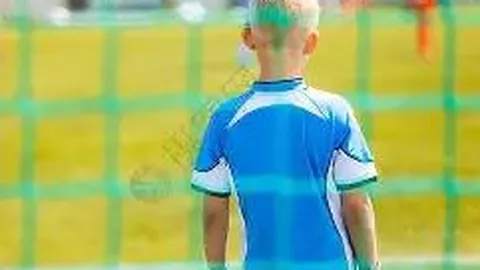 印尼足球生死战：13胜11负，悬念迭起的逆袭大剧！_

这个改写版本增加了悬念和戏剧性，同时保留了原标题的核心信息。